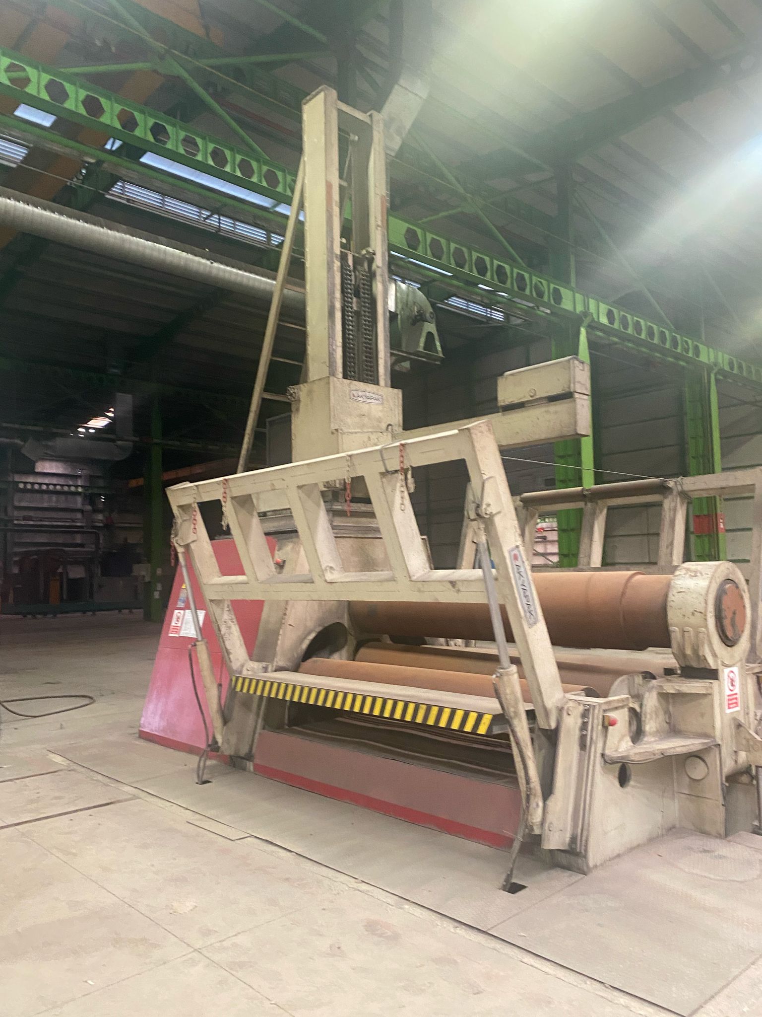 Rouleuse à 4 rouleaux Akyapak AHS 30-610
