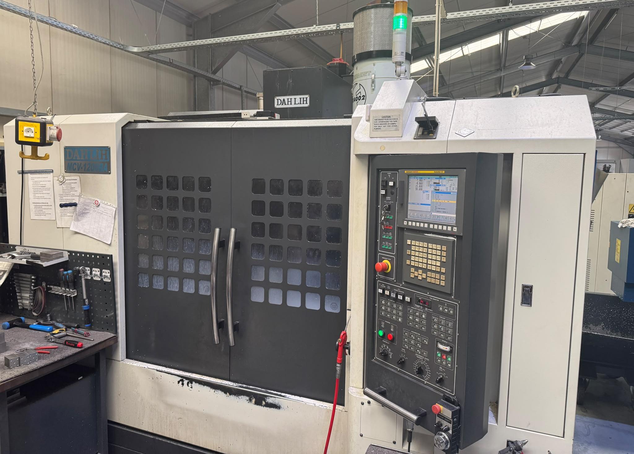 Centre d'usinage vertical DAHLIH MCV-1200BA