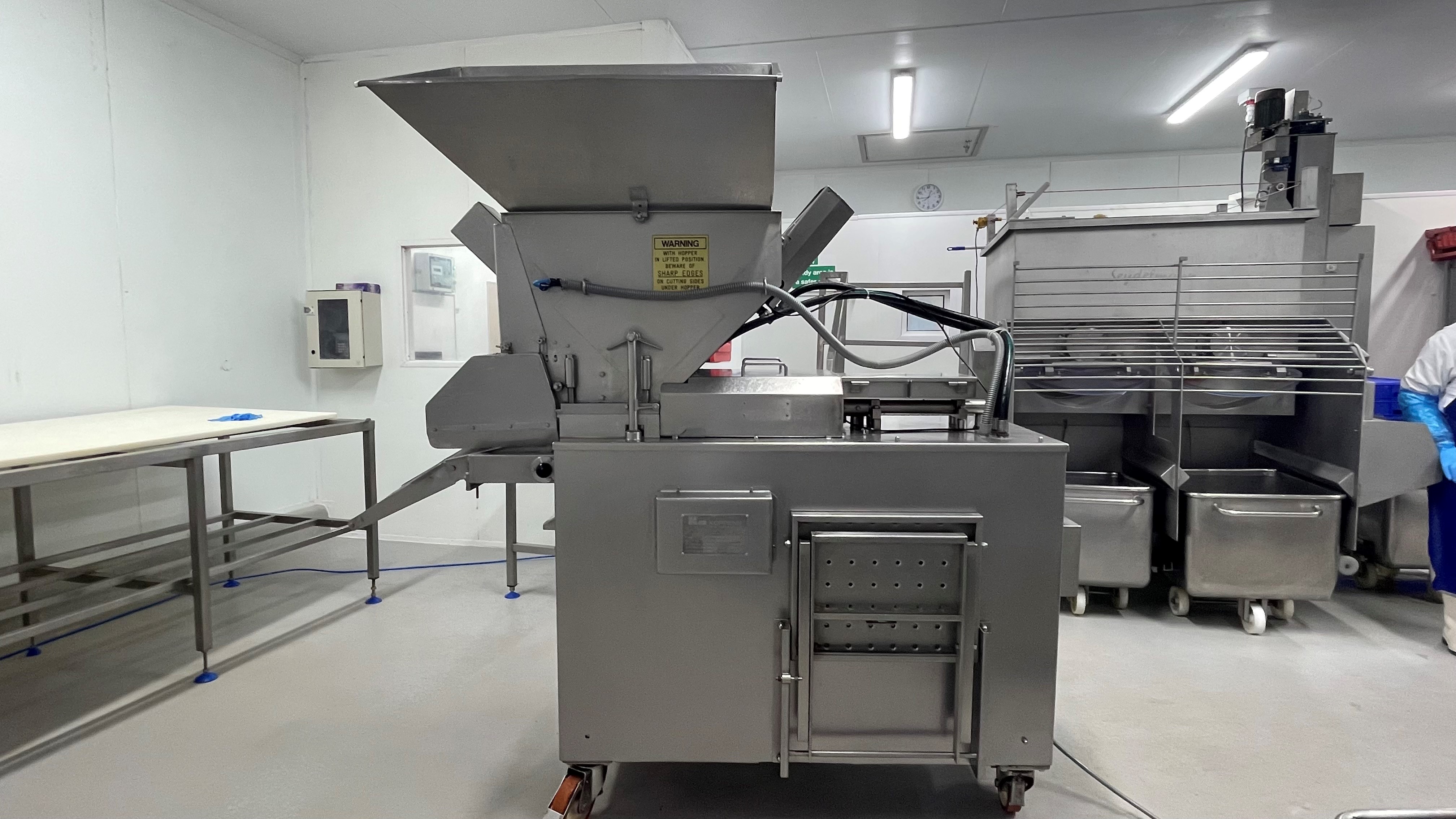 Machine à mouler les gobelets VM400 HD
