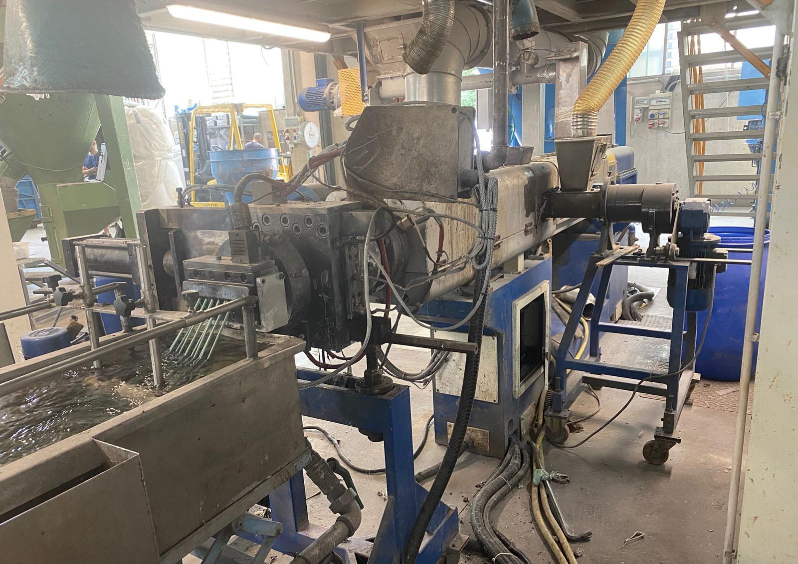 Extrudeuse bivis ICMA SAN GIORGIO MC70-32D