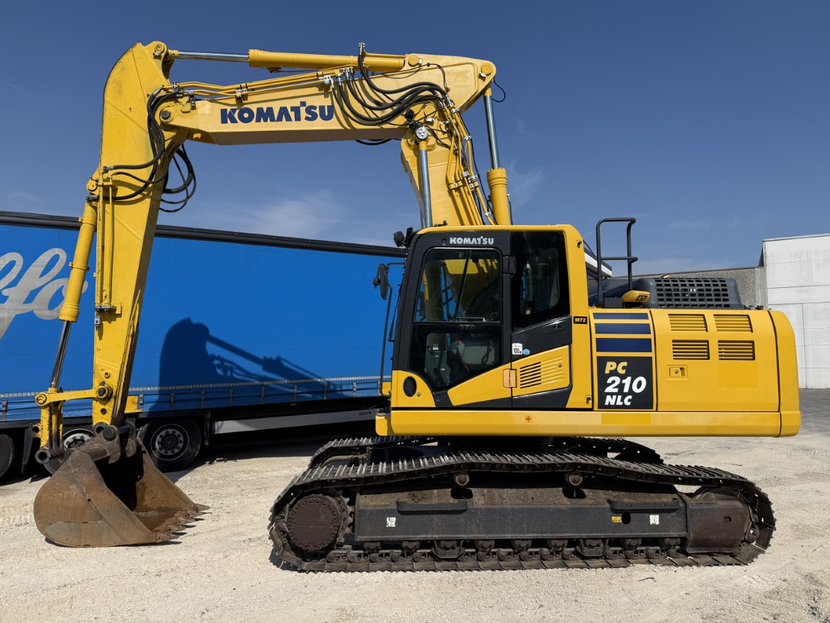 Excavateur KOMATSU PC210NLC-11