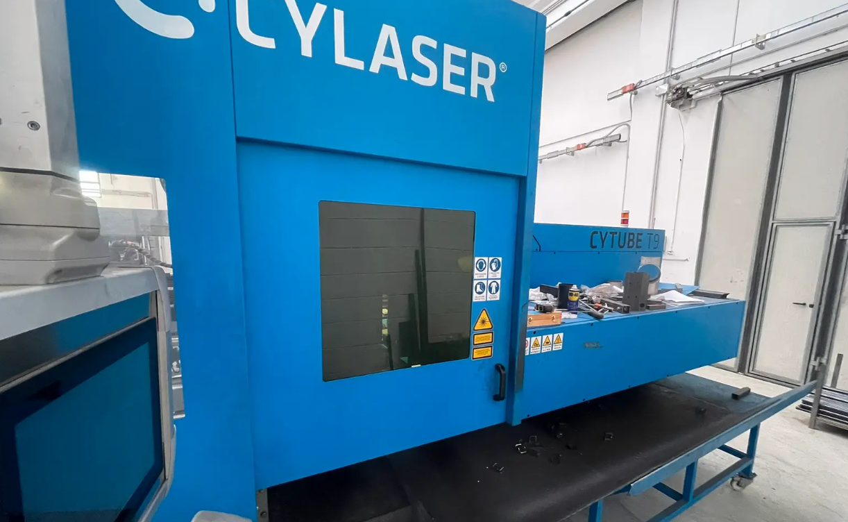 Laser à fibre pour la découpe de tubes CYLaser T9