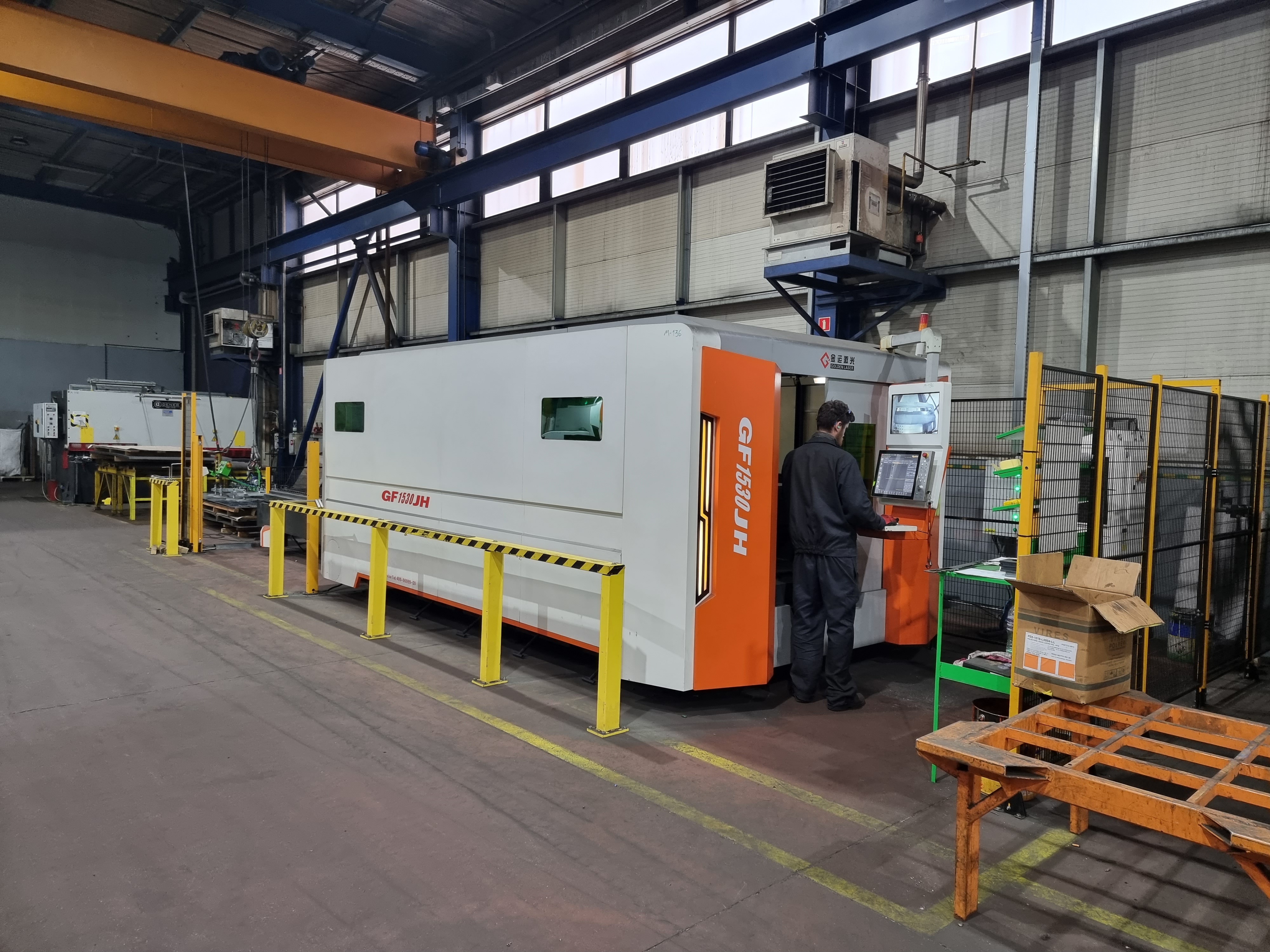 Machine de découpe laser GOLDEN LASER GF 1530 JH