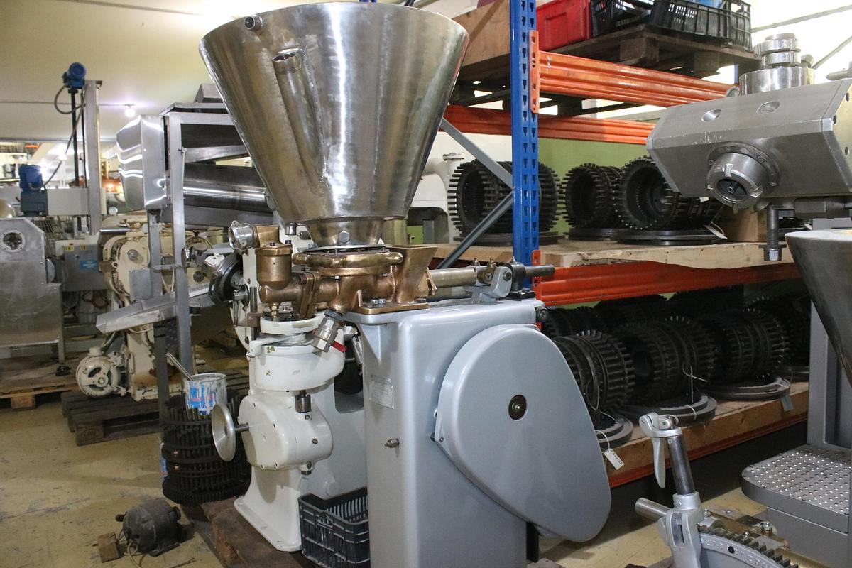 Machine pour la confiserie Hamac Hansella 27 D