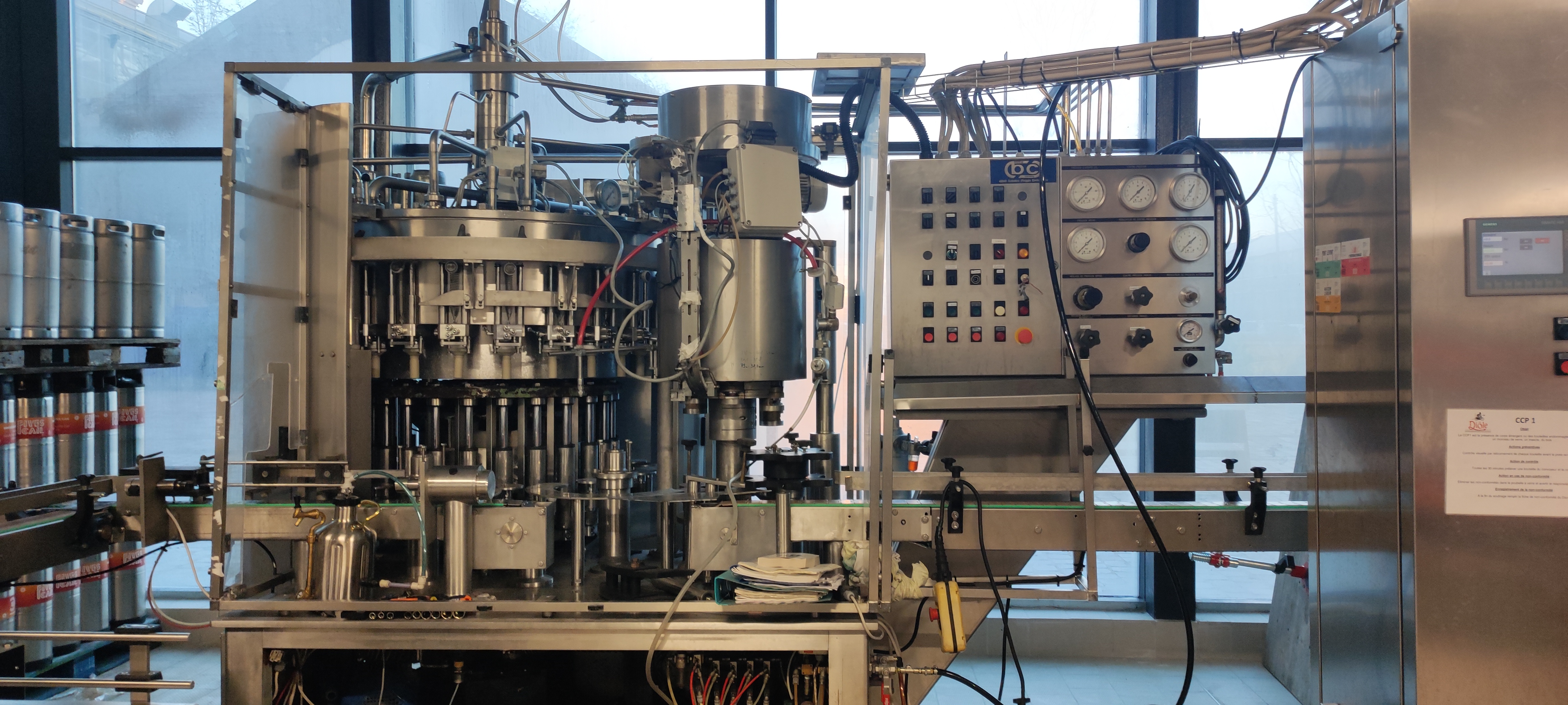 Remplisseuse de bouteilles CEG Monobloc isobarométrique 12 becs