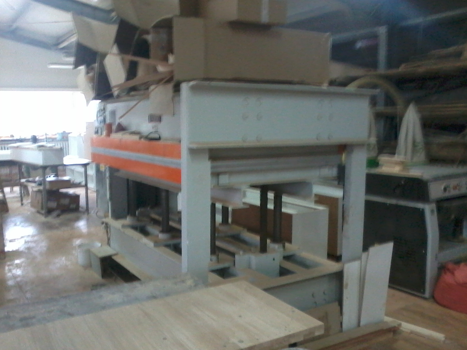 Gamme complète pour la fabrication de meubles