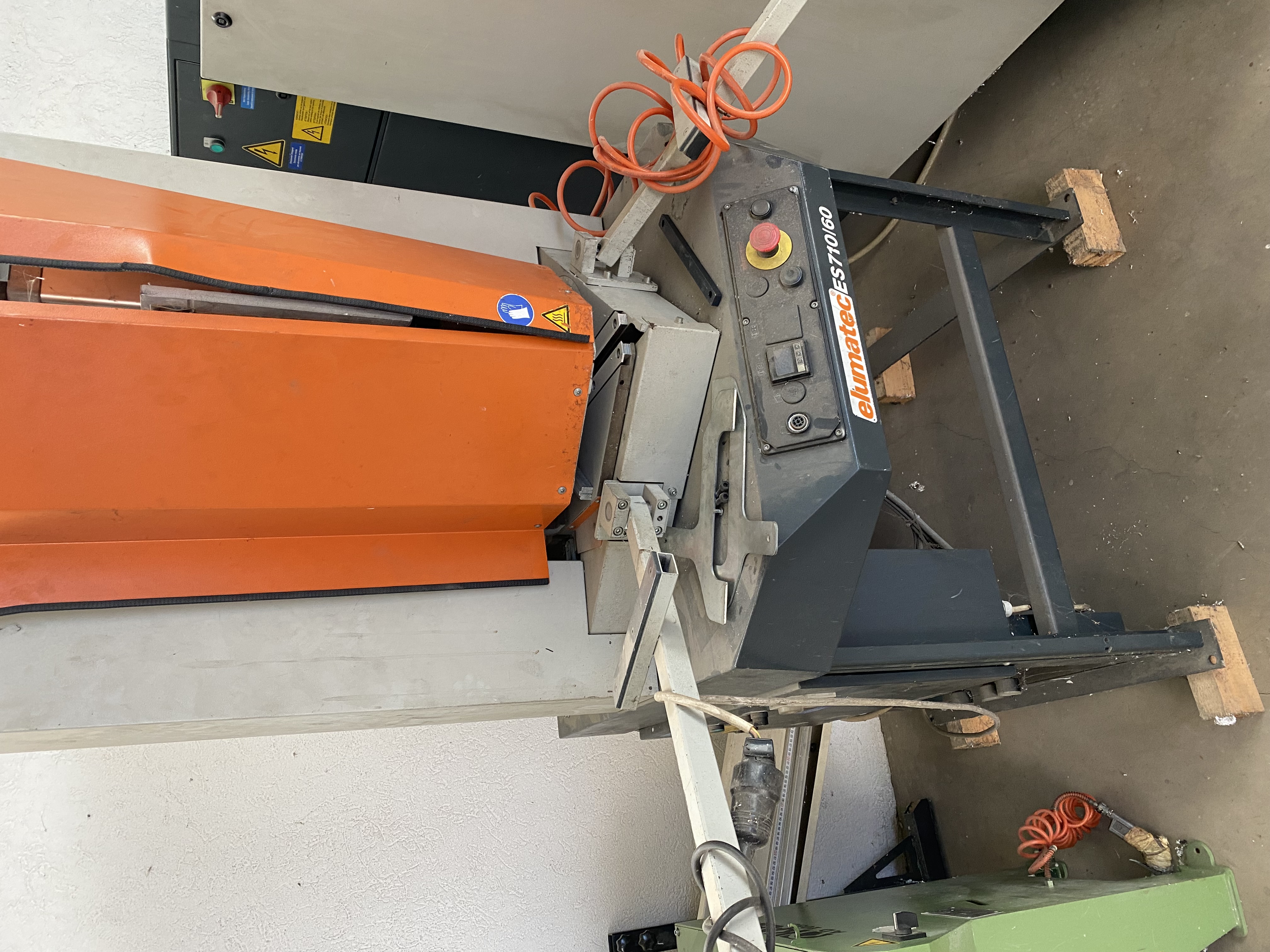 Machine plastique Elumatec ES710/60LV