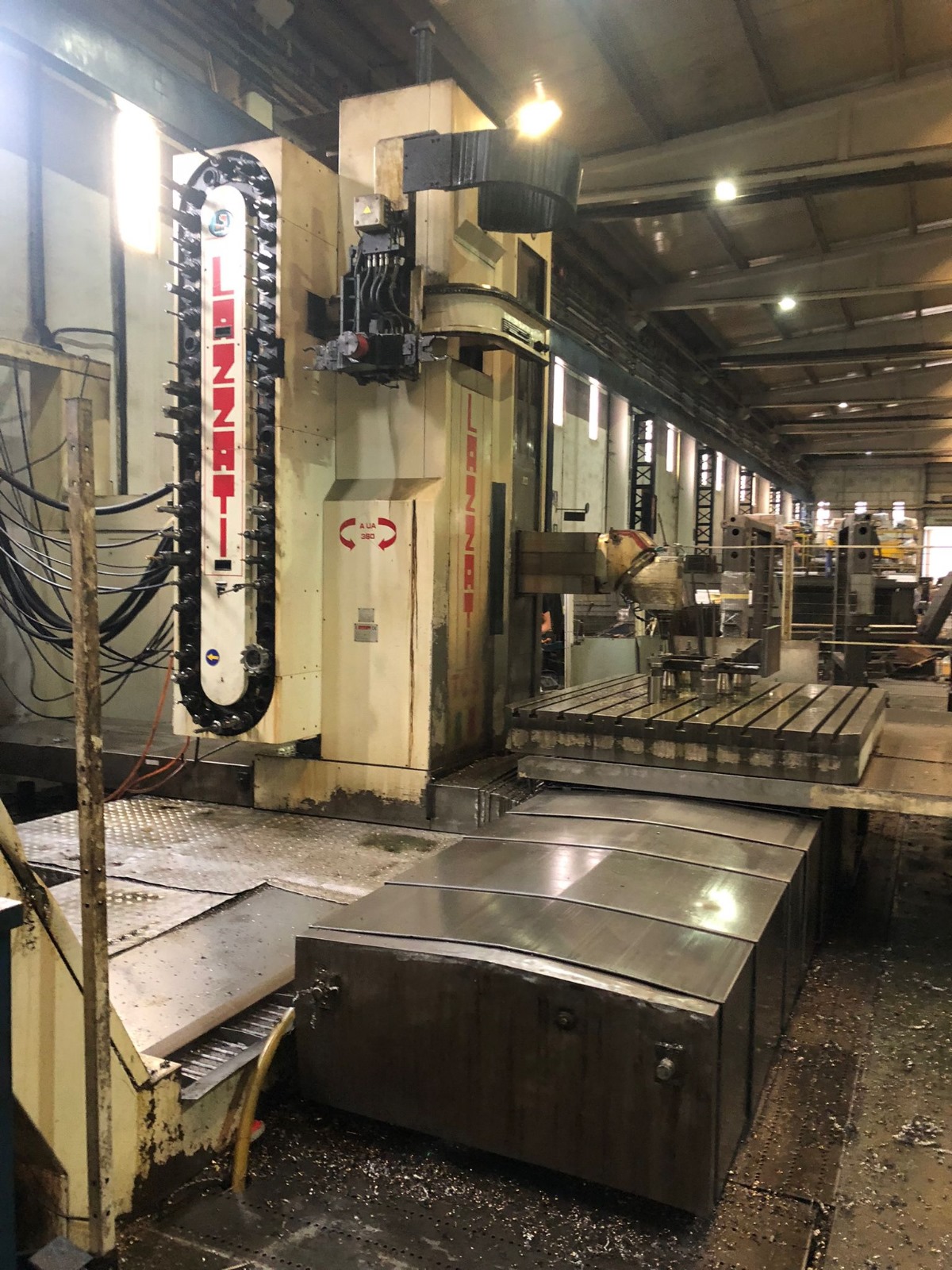 Fraiseuse cnc à banc fixe Lazzati HB 2TP