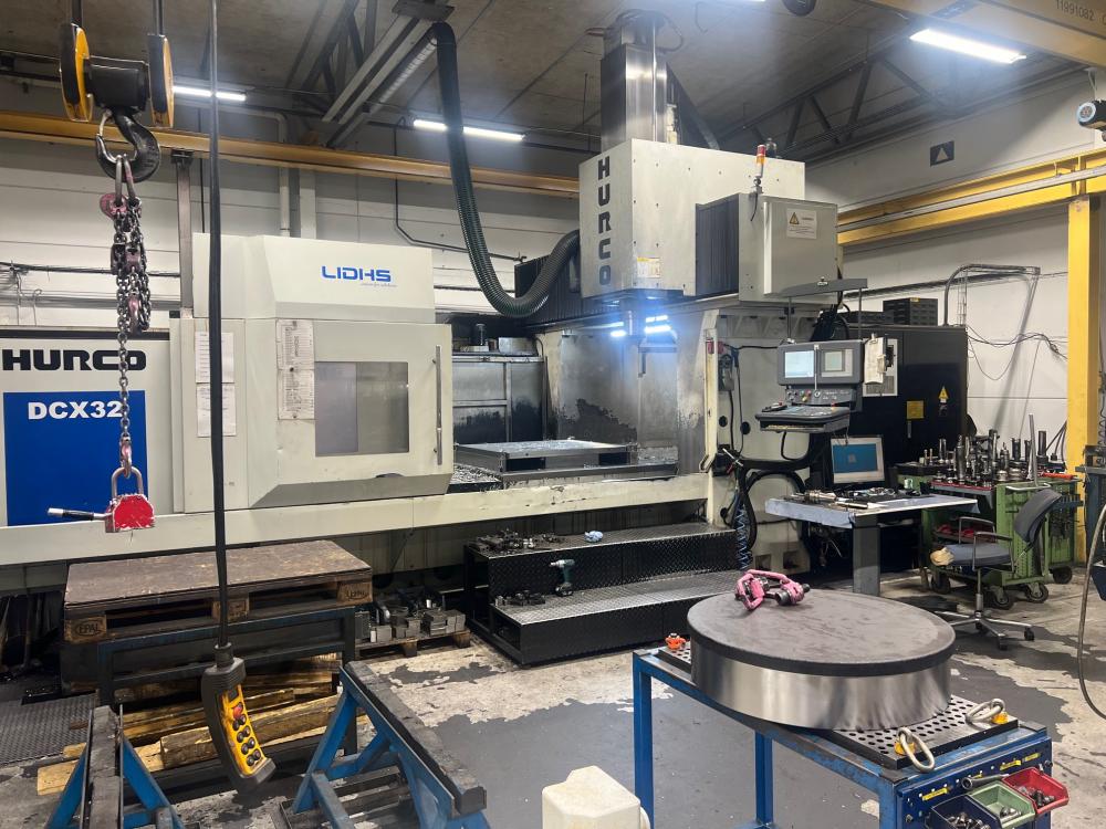 Centre d'usinage vertical Hurco DCX 32