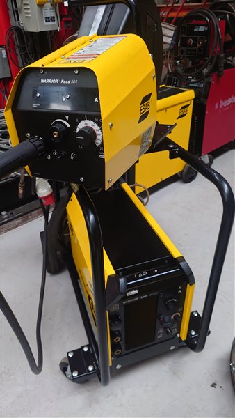 Machine de tôlerie ESAB Warrior 500i cc/cv