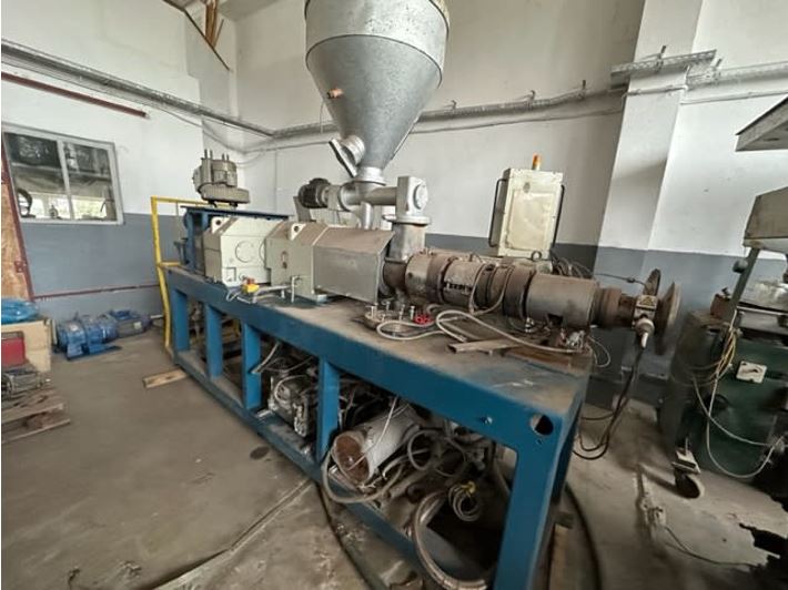 Extrudeuse bivis Cincinnati CMT45L Faible nombre d'heures