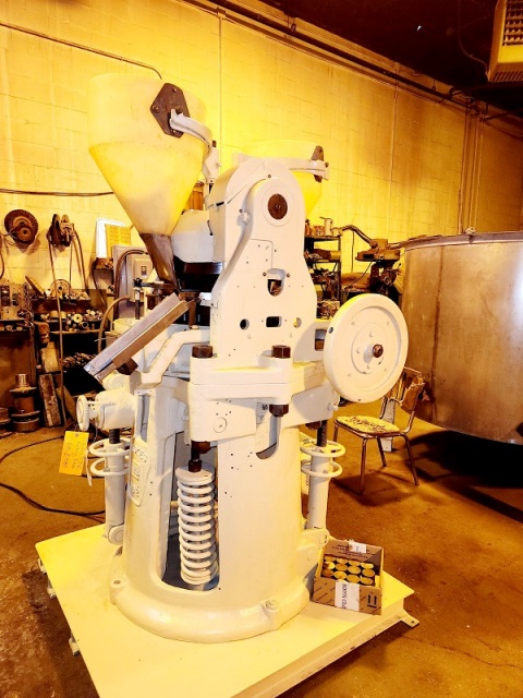 Presse à comprimés rotative Stokes DD2 23