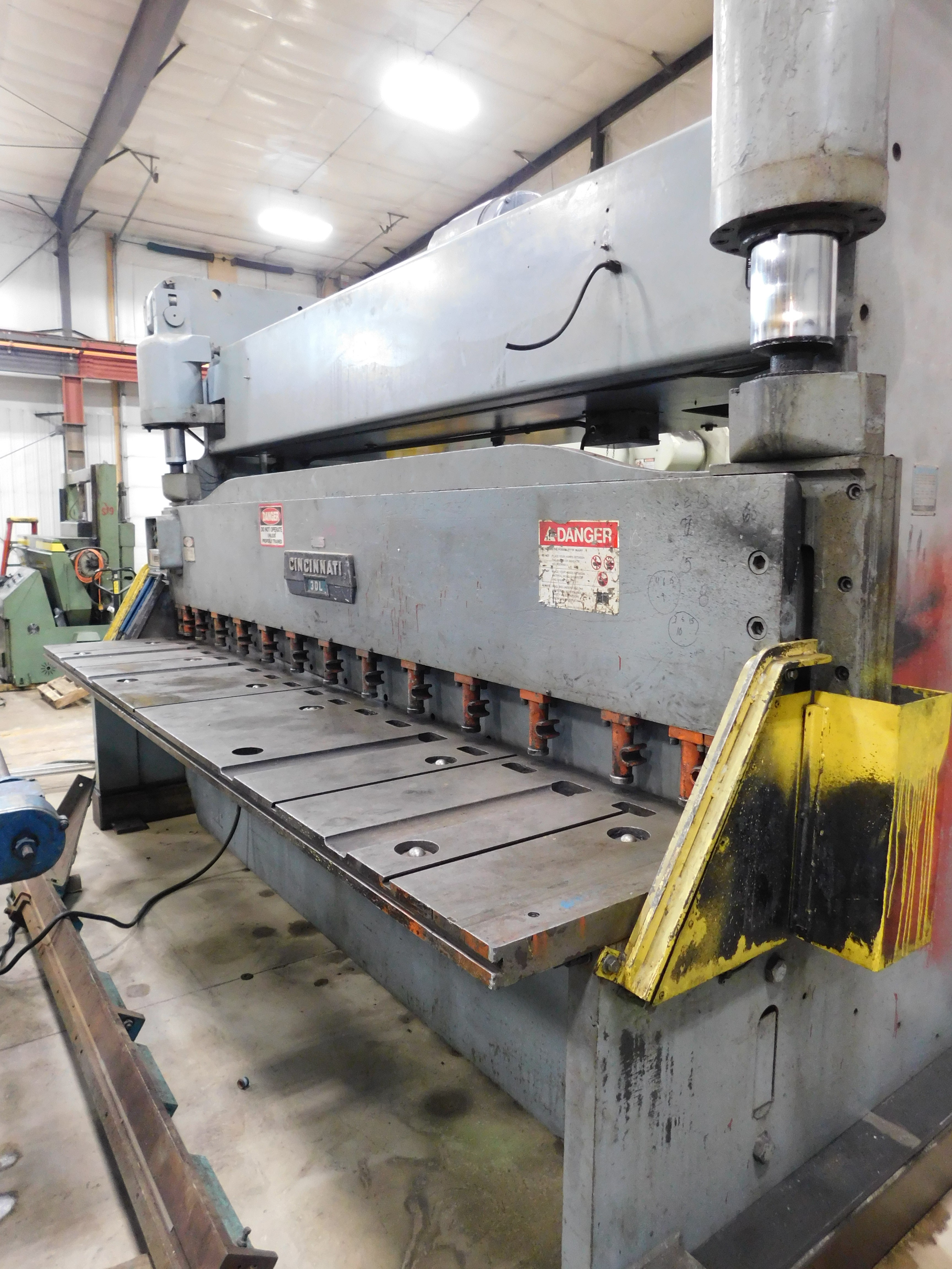 Cincinnati 3DL12 Cisaille hydraulique 12' x 3/8"