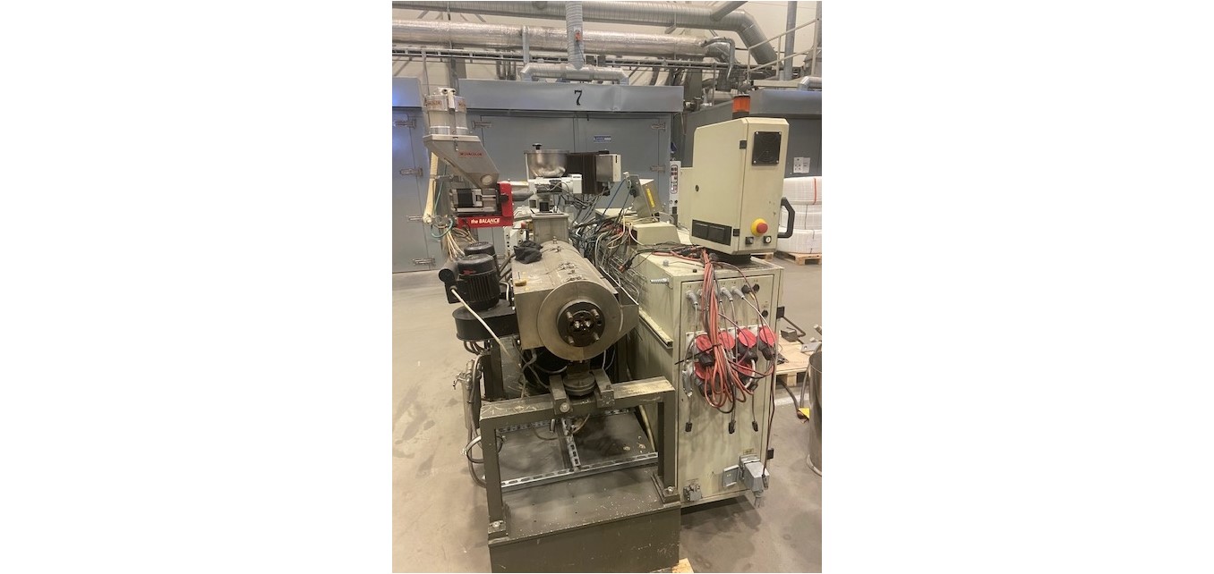 Extrudeuse bivis CINCINNATI TITAN 45 R-APC
