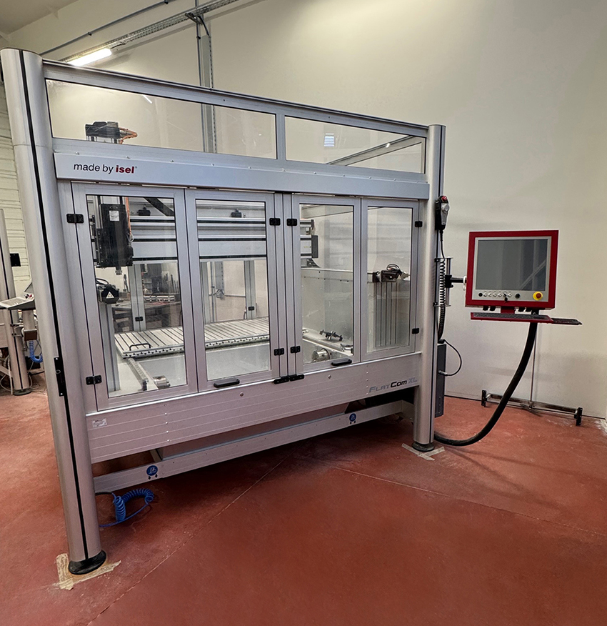 Centre d'usinage vertical ISEL Flatcom_XL142/112 EC-Servo Faible nombre d'heures