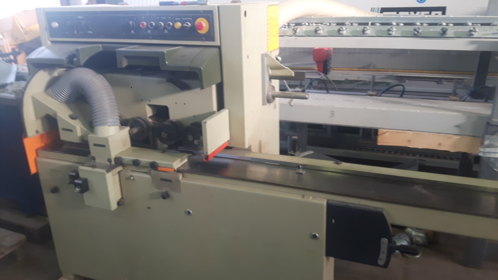 Moulurière multi-têtes SCM Sintex
