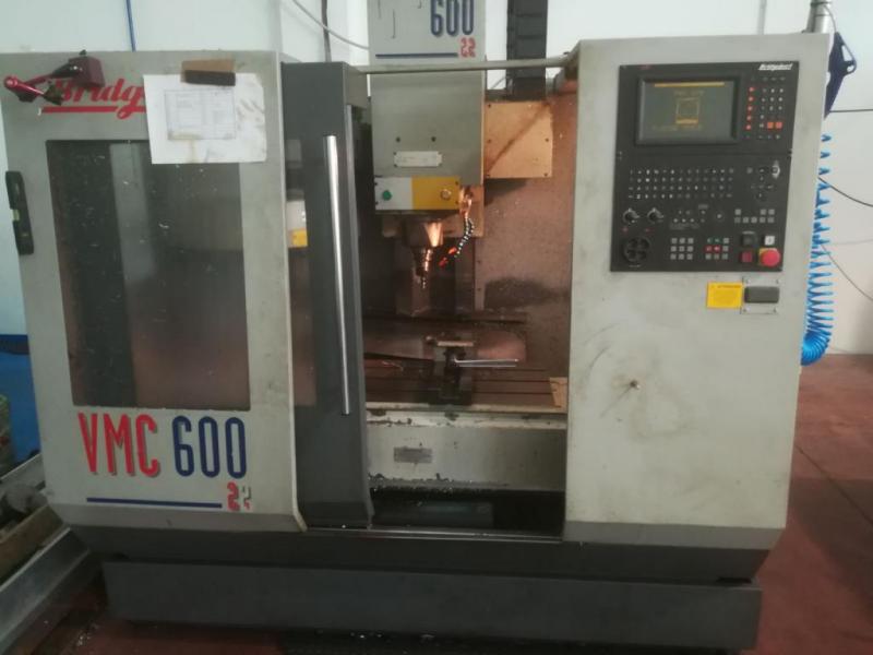 Centre d'usinage vertical BRIDGEPORT VMC 600 d'occasion