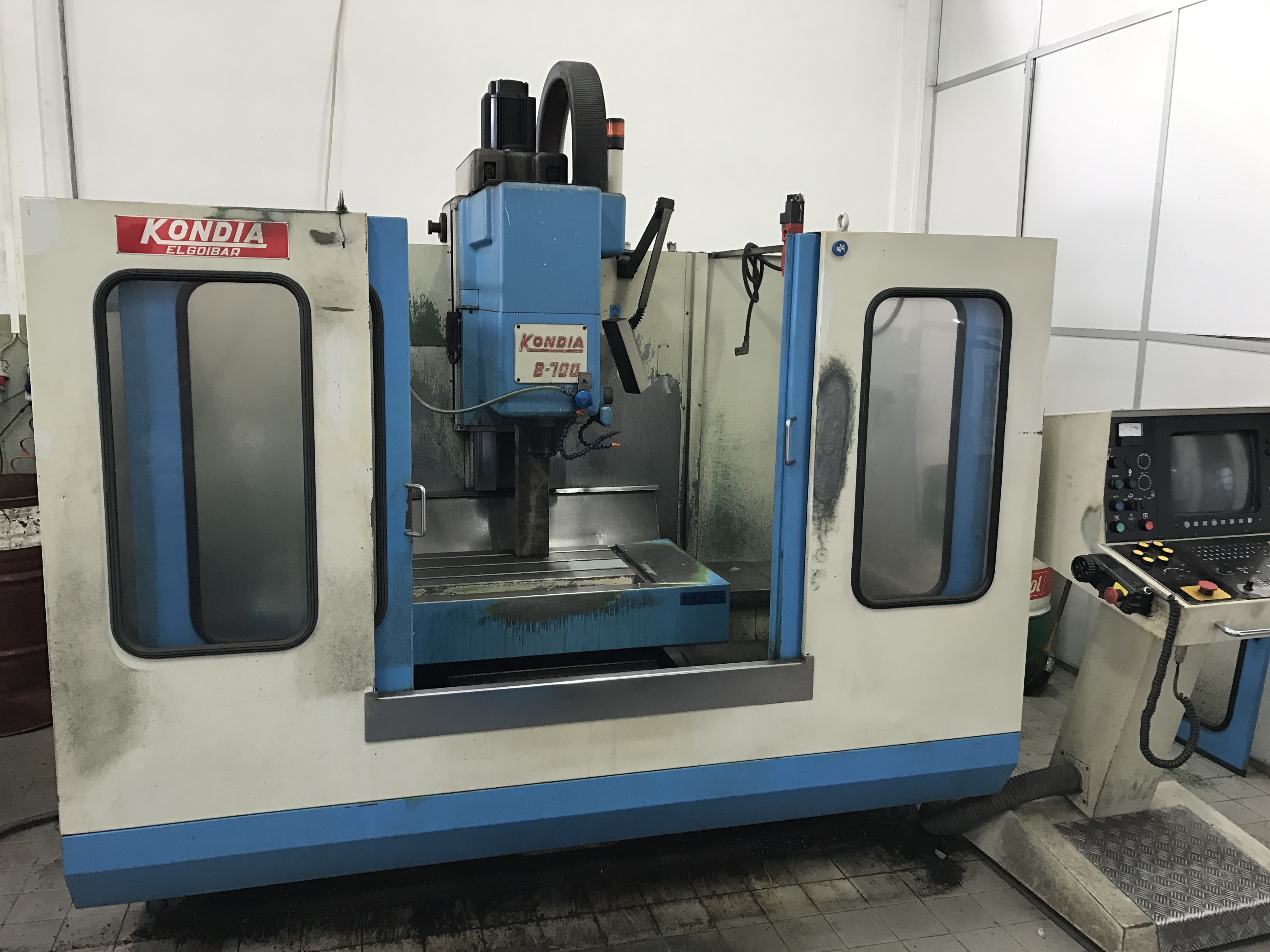 Machine de tôlerie KONDIA B-700