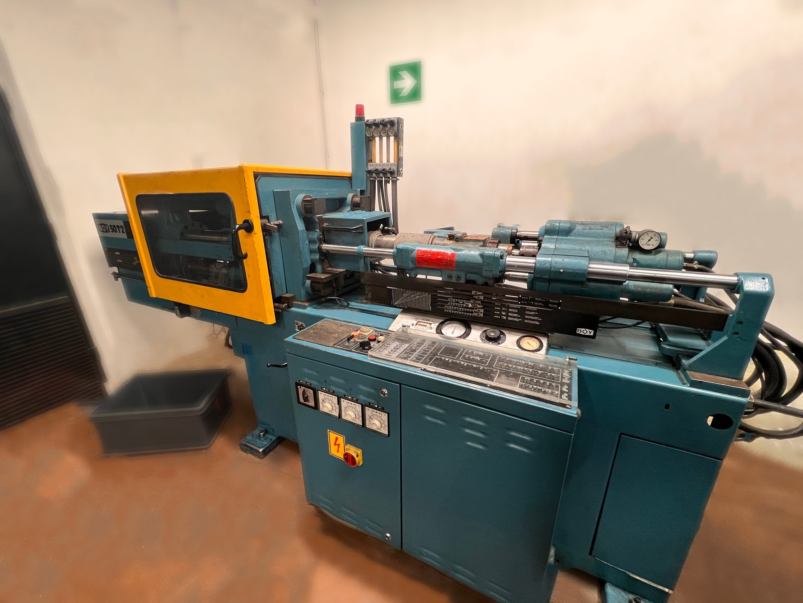 Presse à injecter Boy 50 T2