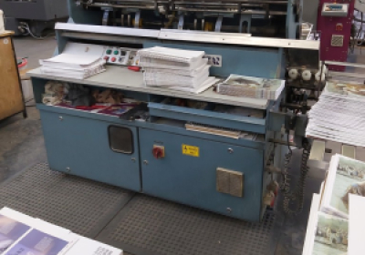 Encarteuse piqueuse Hunkeler VEA 520 K
