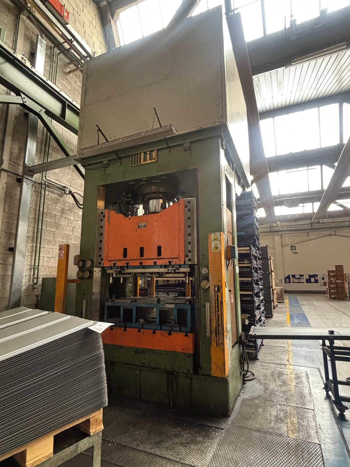 Presse hydraulique Cavenaghi & Ridolfi H fame 400 ton