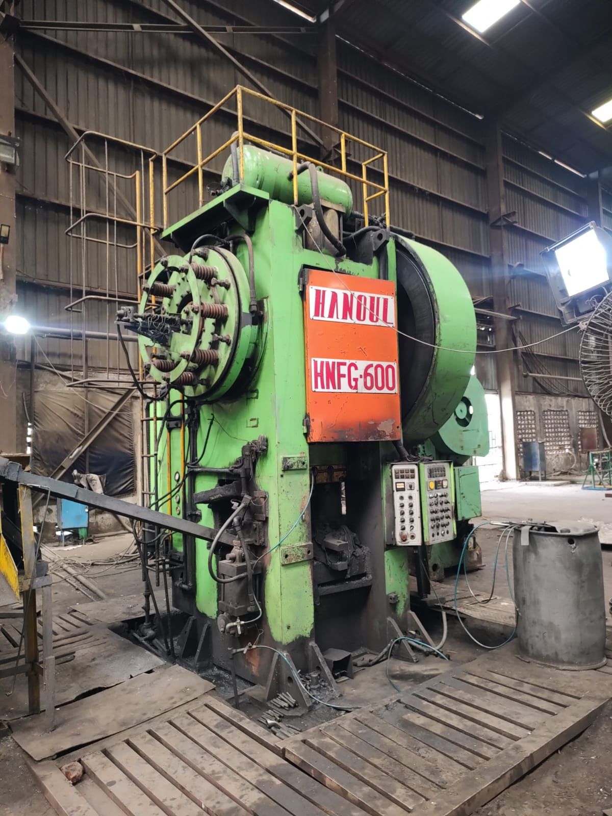 Presse Hanoul HNFG600