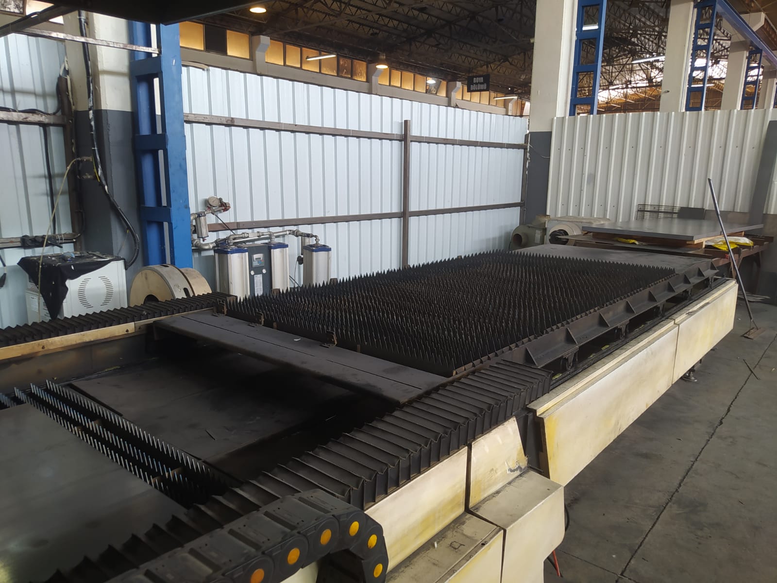 Machine de découpe laser bodor E30015t