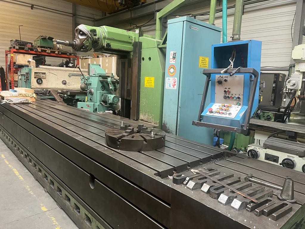 Fraiseuse cnc à banc fixe HURON RU 991