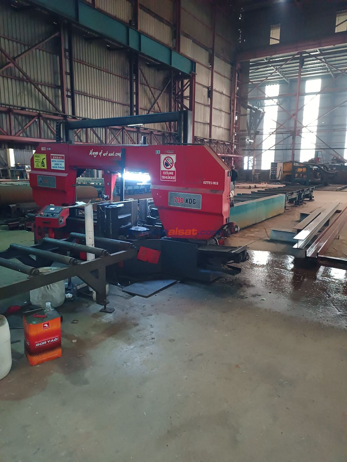 Scie à ruban pour métal Karmetal KDG 700