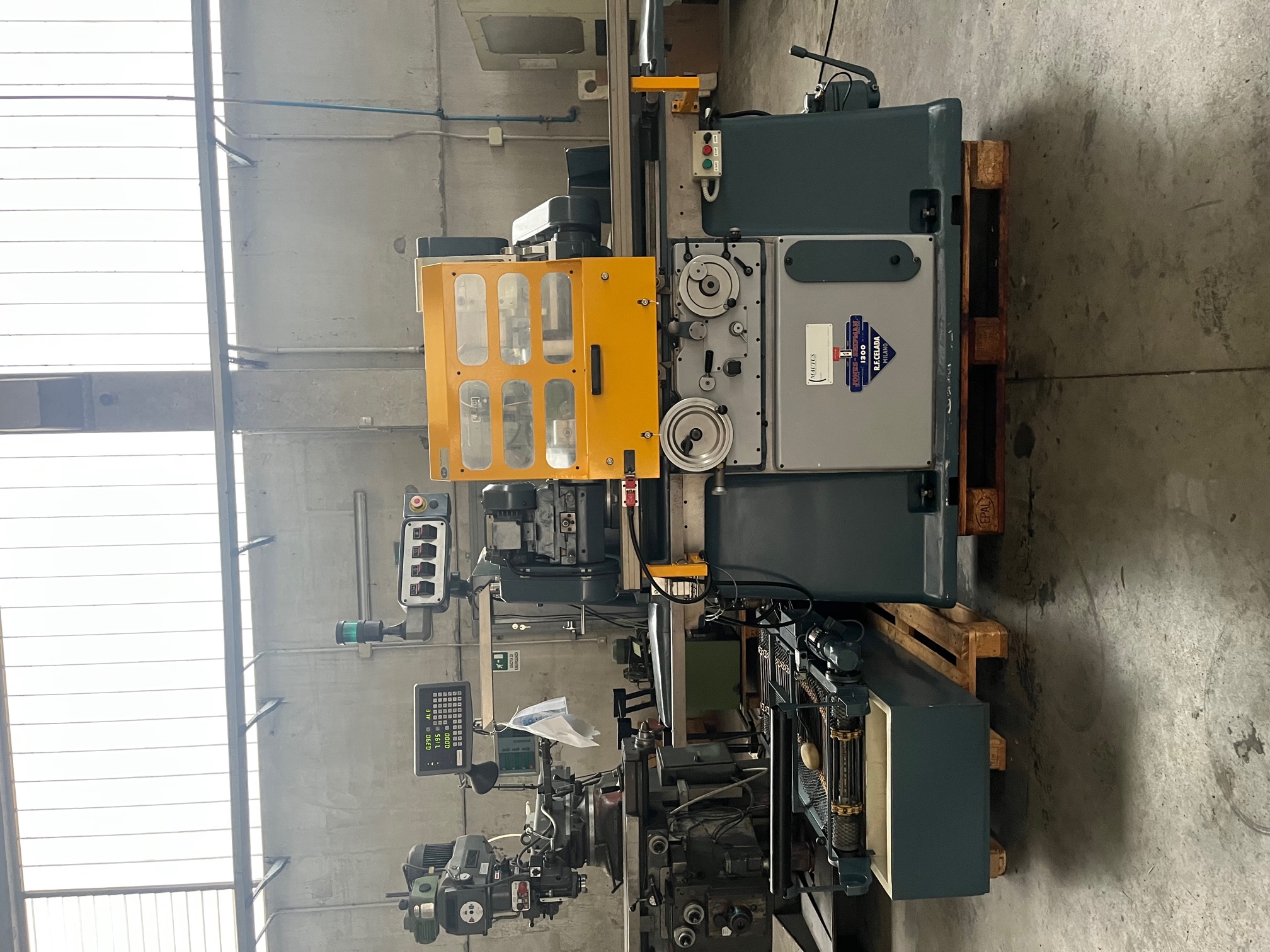 Rectifieuse cylindrique JONES & SHIPMAN 1300