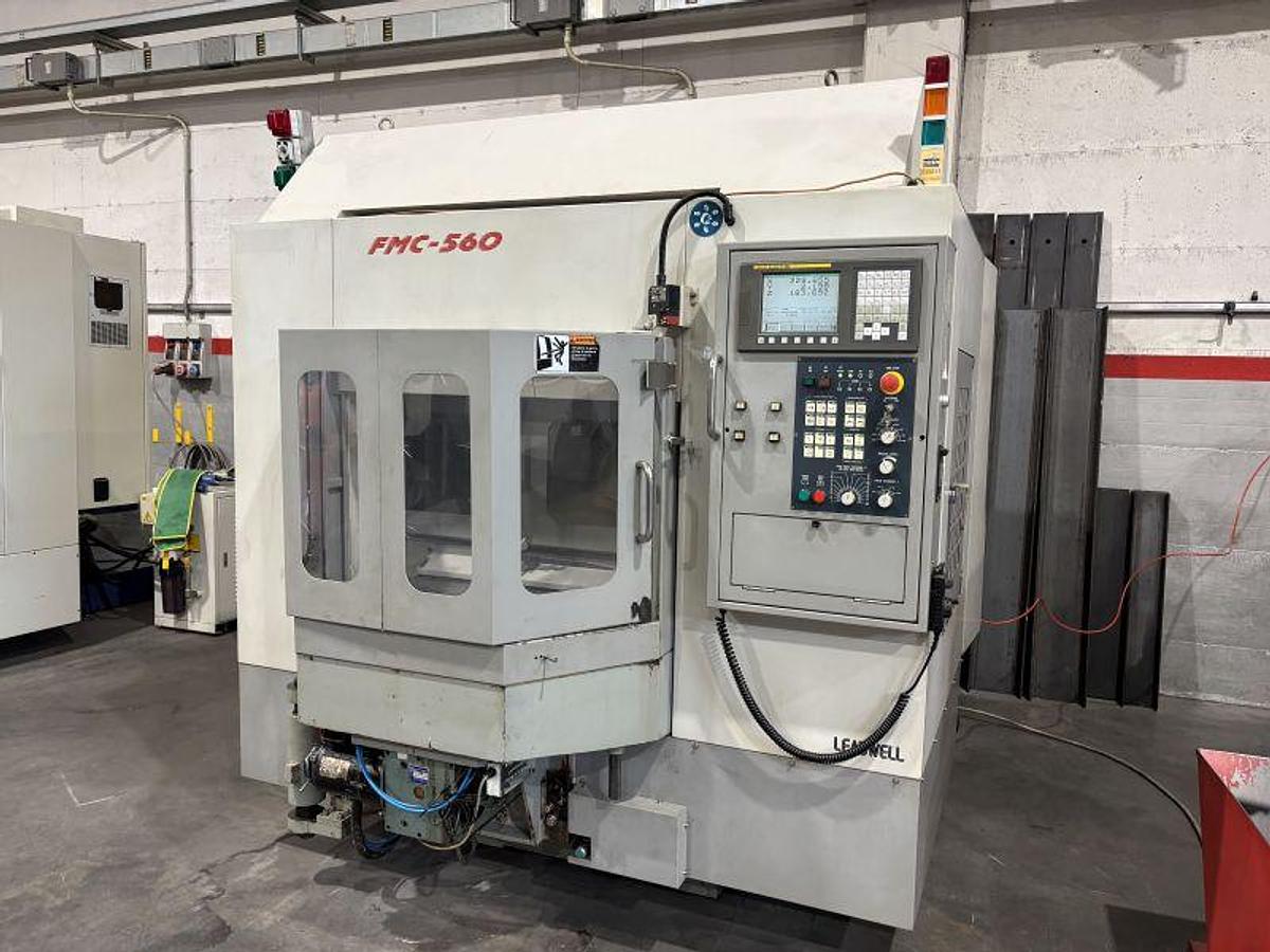 Centre d'usinage avec changeur de palettes LEADWELL FMC 560 d'occasion