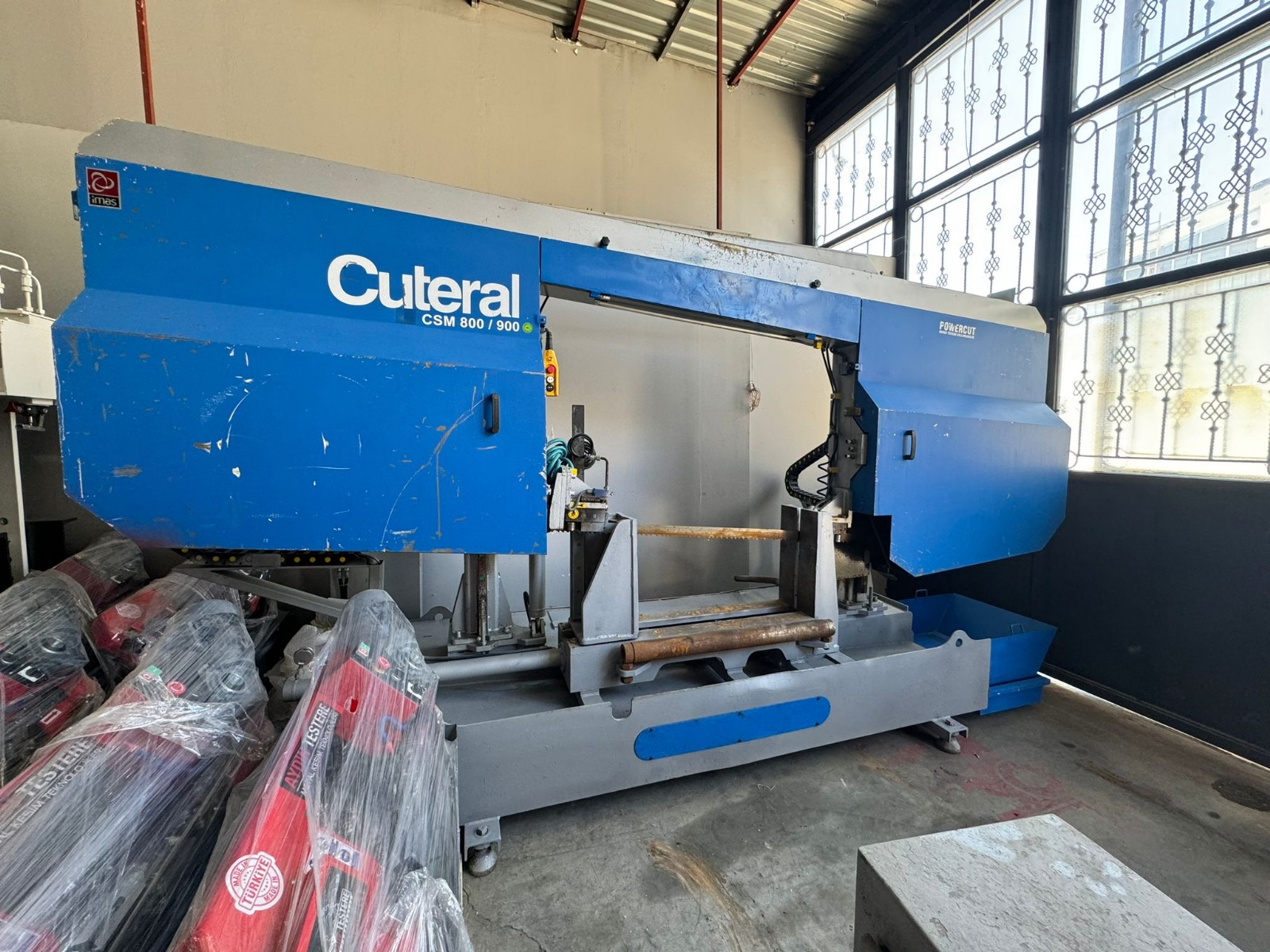 Scie à ruban pour métal Cuteral CSM 800/900