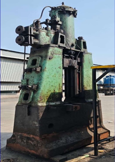 Huta Zygmunt, Forgeage au marteau pneumatique polonais de 0,5 tonnes Huta MPM500