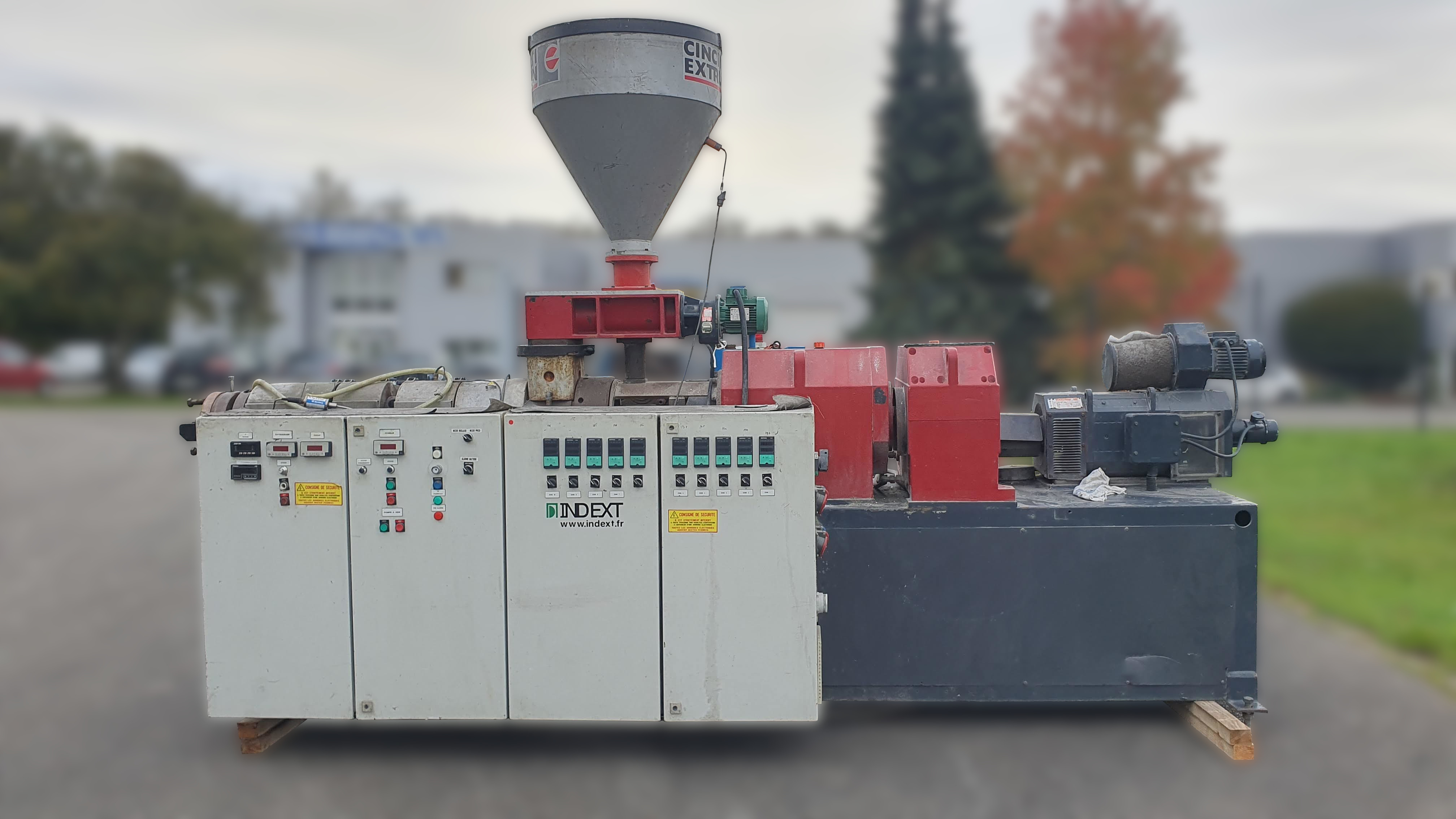 Extrudeuse bivis CINCINNATI CMT 58
