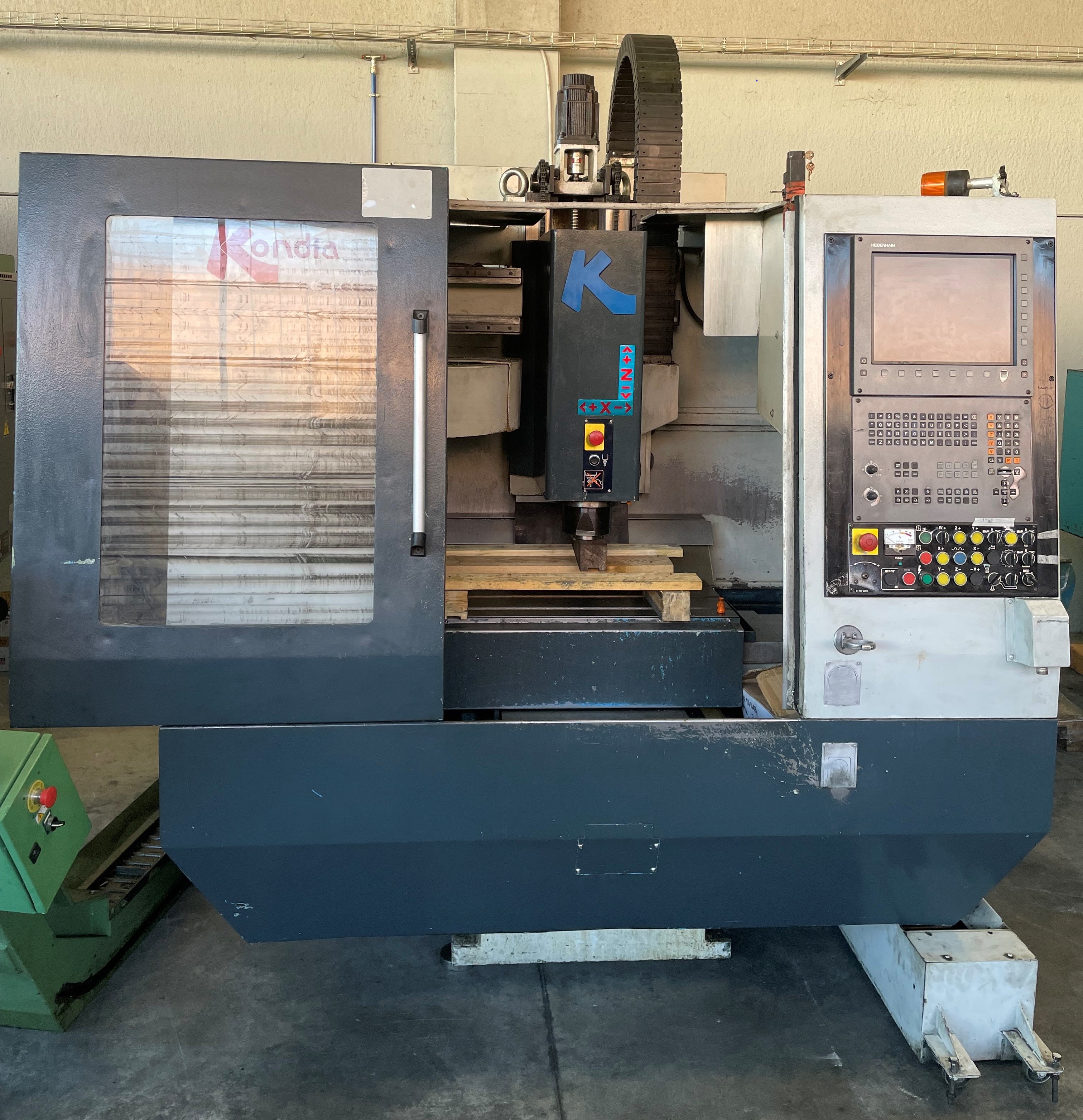 Centre d'usinage vertical KONDIA B 640 d'occasion