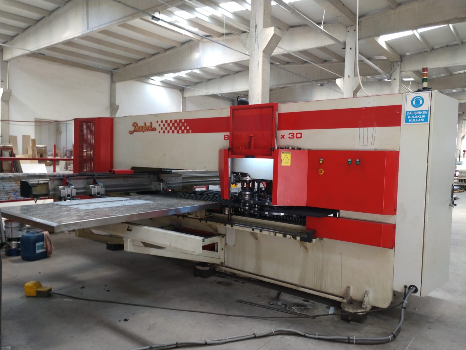 Poinçonneuse à cnc Baykal BPM-T 1225x30