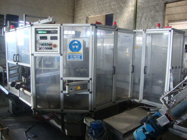 ÉTIQUETEUSE ROTATIVE AUXIEMBA