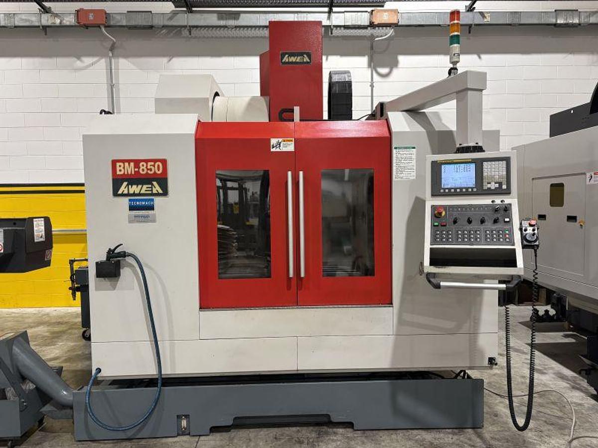 Centre d'usinage vertical AWEA BM 850 d'occasion