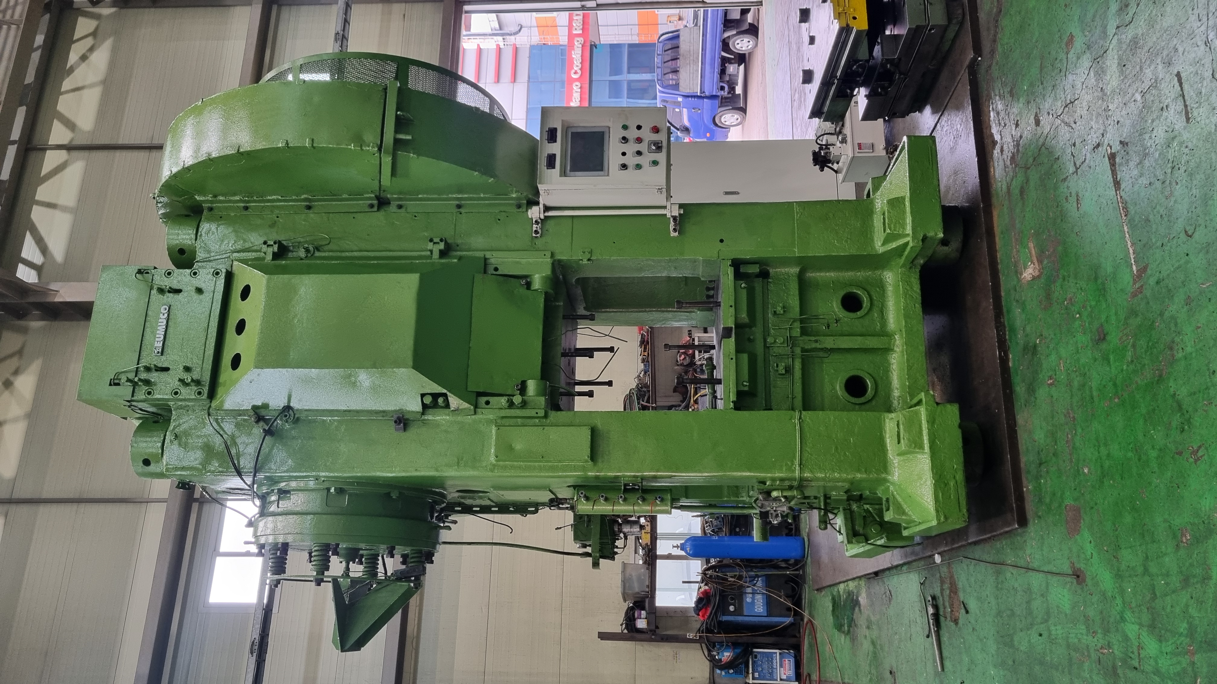 Presse Eumuco Hot Forging Capacity