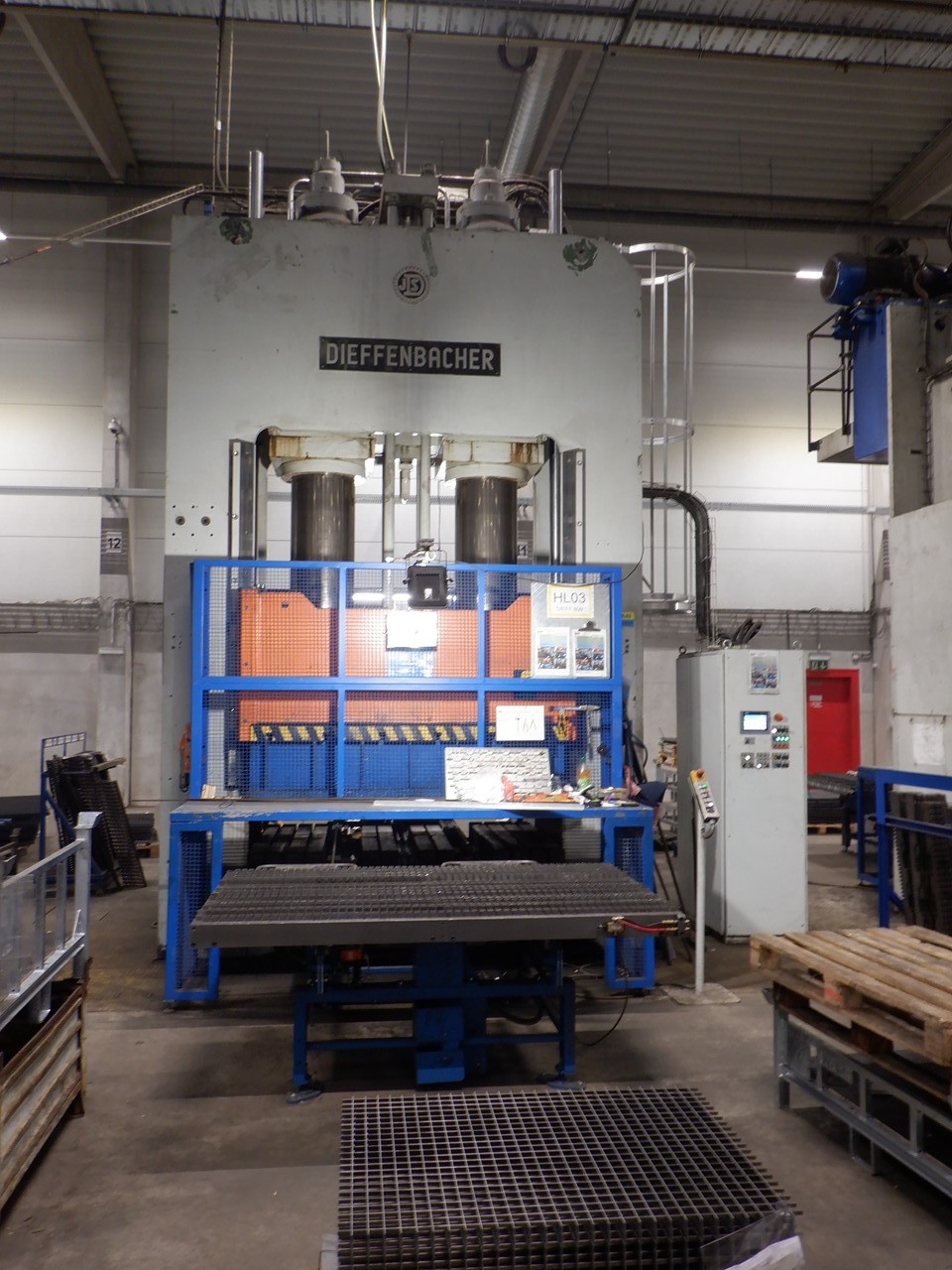 Presse hydraulique Dieffenbacher PHP 800
