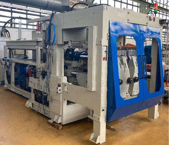 complètement révisé Souffleuse plastique Bekum BM 506D nouvelle commande de la marque B&R.