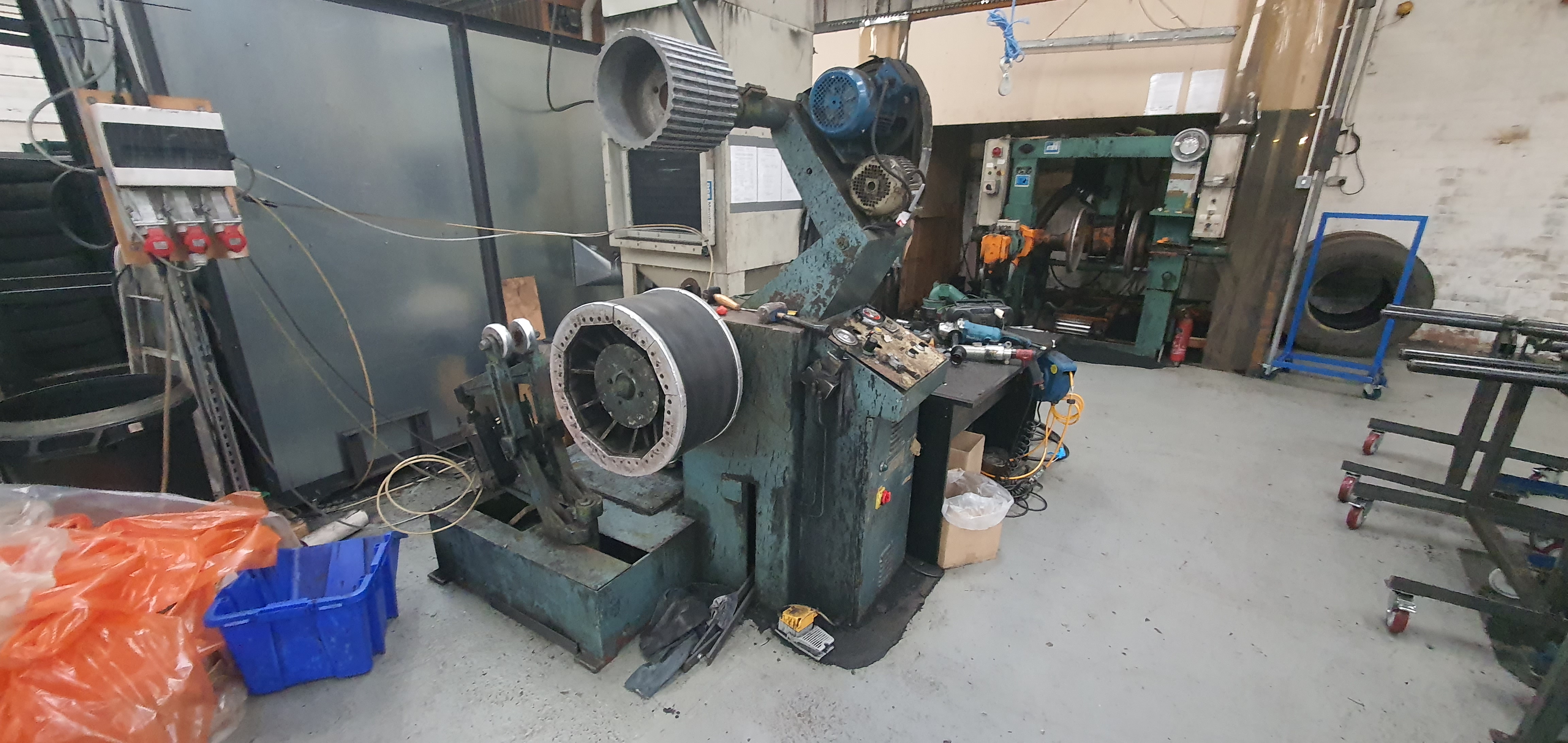Italmatic PMTC75 Machine à fabriquer des bandes de roulement préfabriquées
