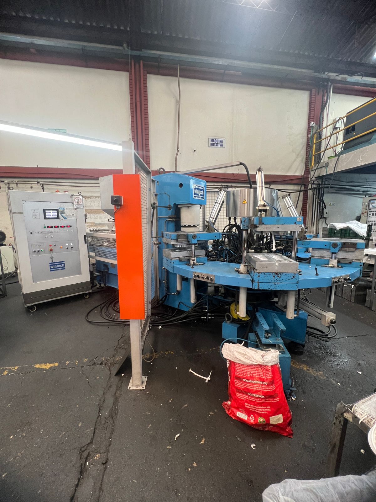 Machine d'injection rotative Wintech WS102 Bora 6ST