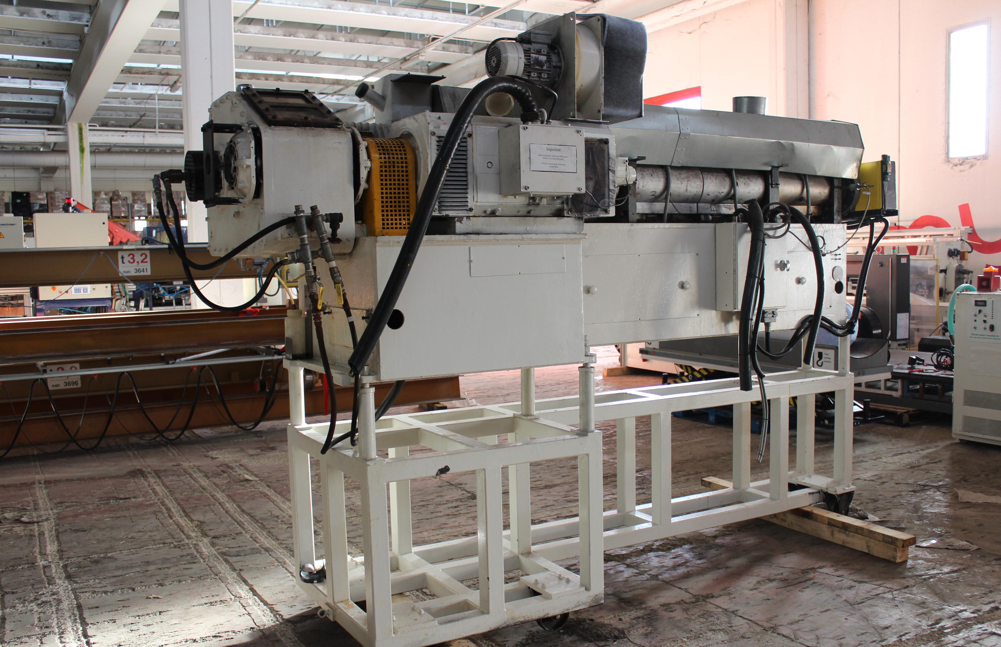 Extrudeuse monovis BATTENFELD 90mm; L/D 30; Cambia