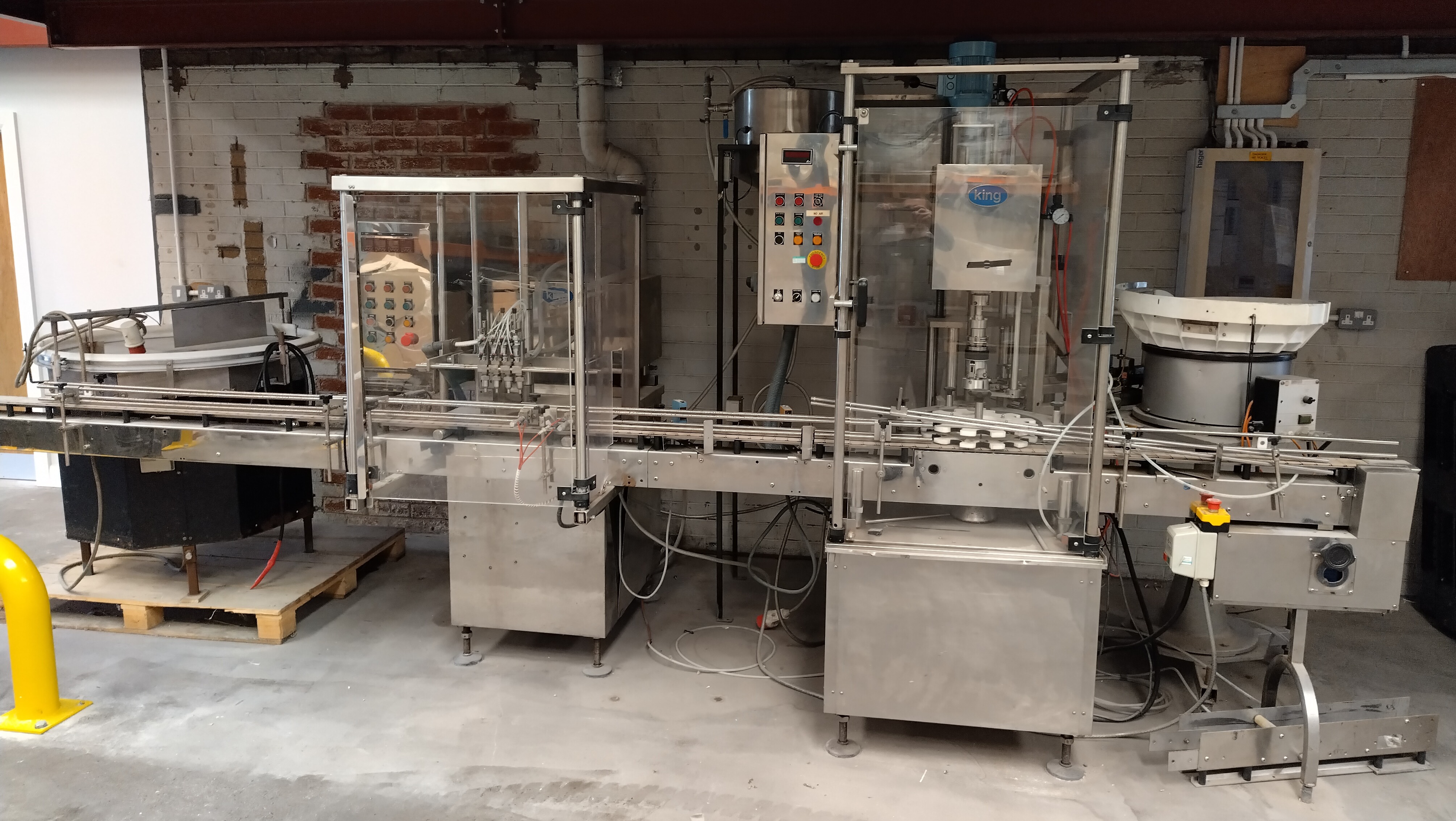Ligne de remplissage liquide et bouchage CS60 King 4 têtes