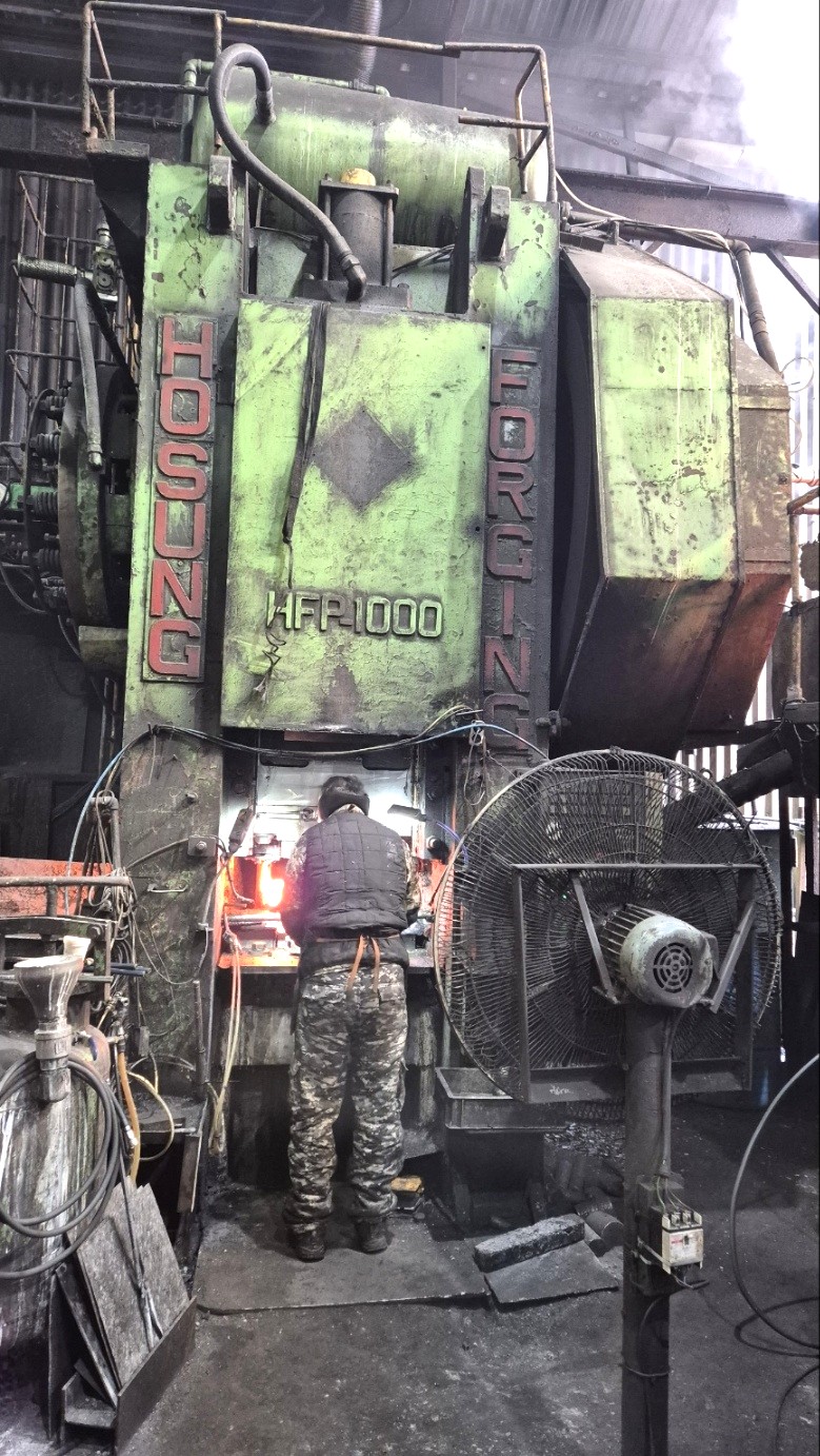 Presse Hosung Capacity : 1000 tons