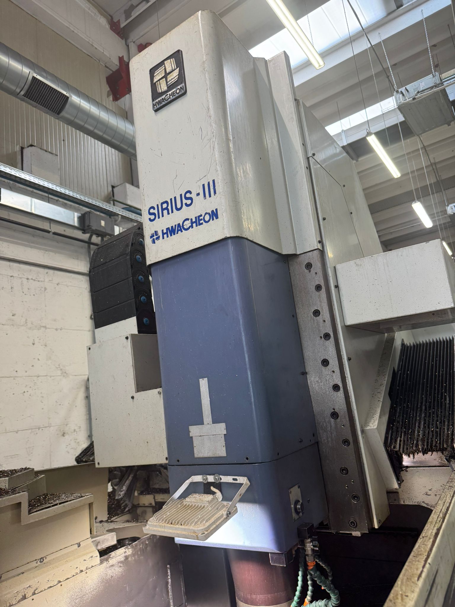 Centre d'usinage vertical Hwacheon SIRIUS III 1250 d'occasion