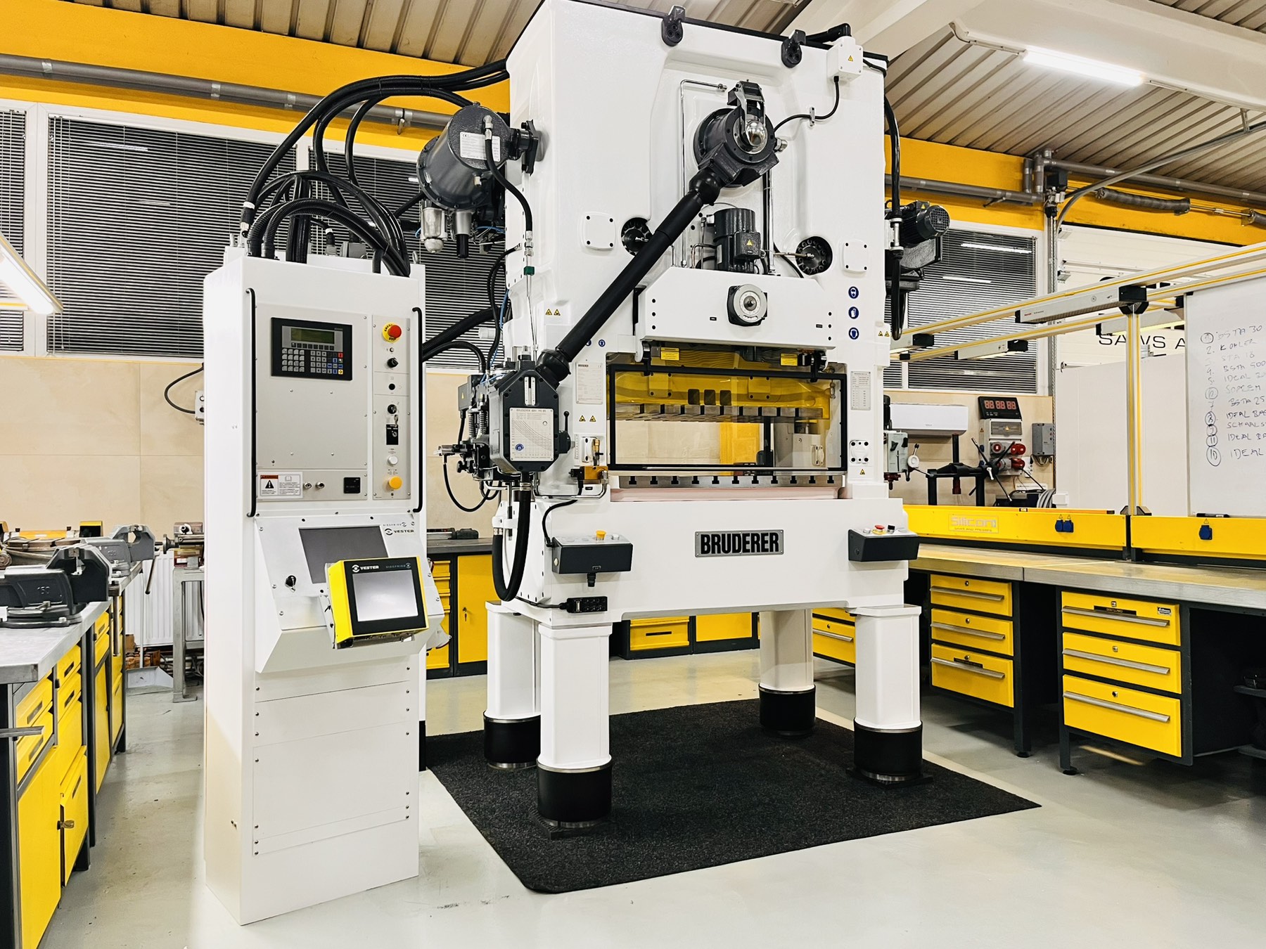 Presse à estamper Bruderer BSTA 50 USL