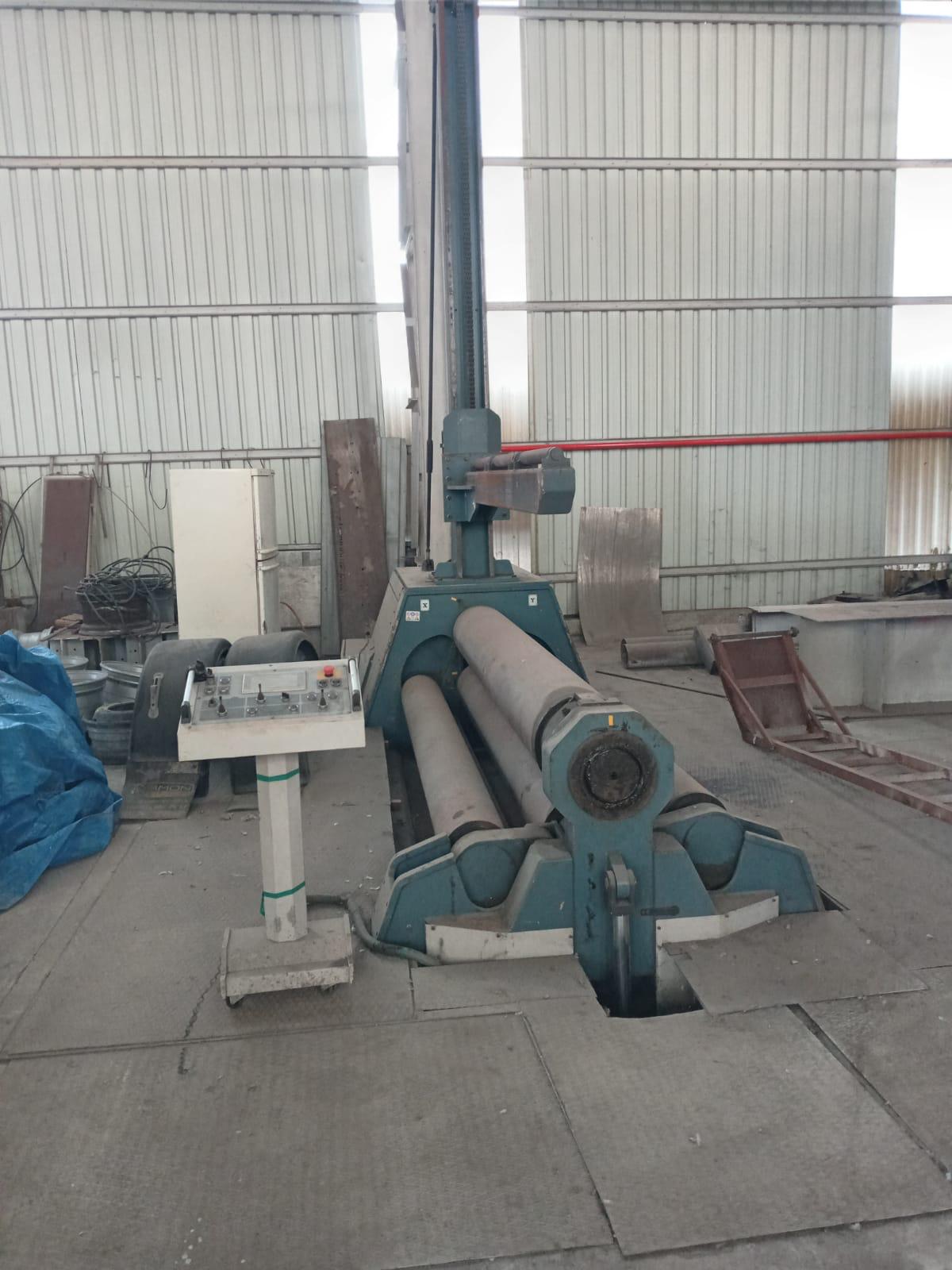 Rouleuse à 4 rouleaux Durma HRB 4-3025