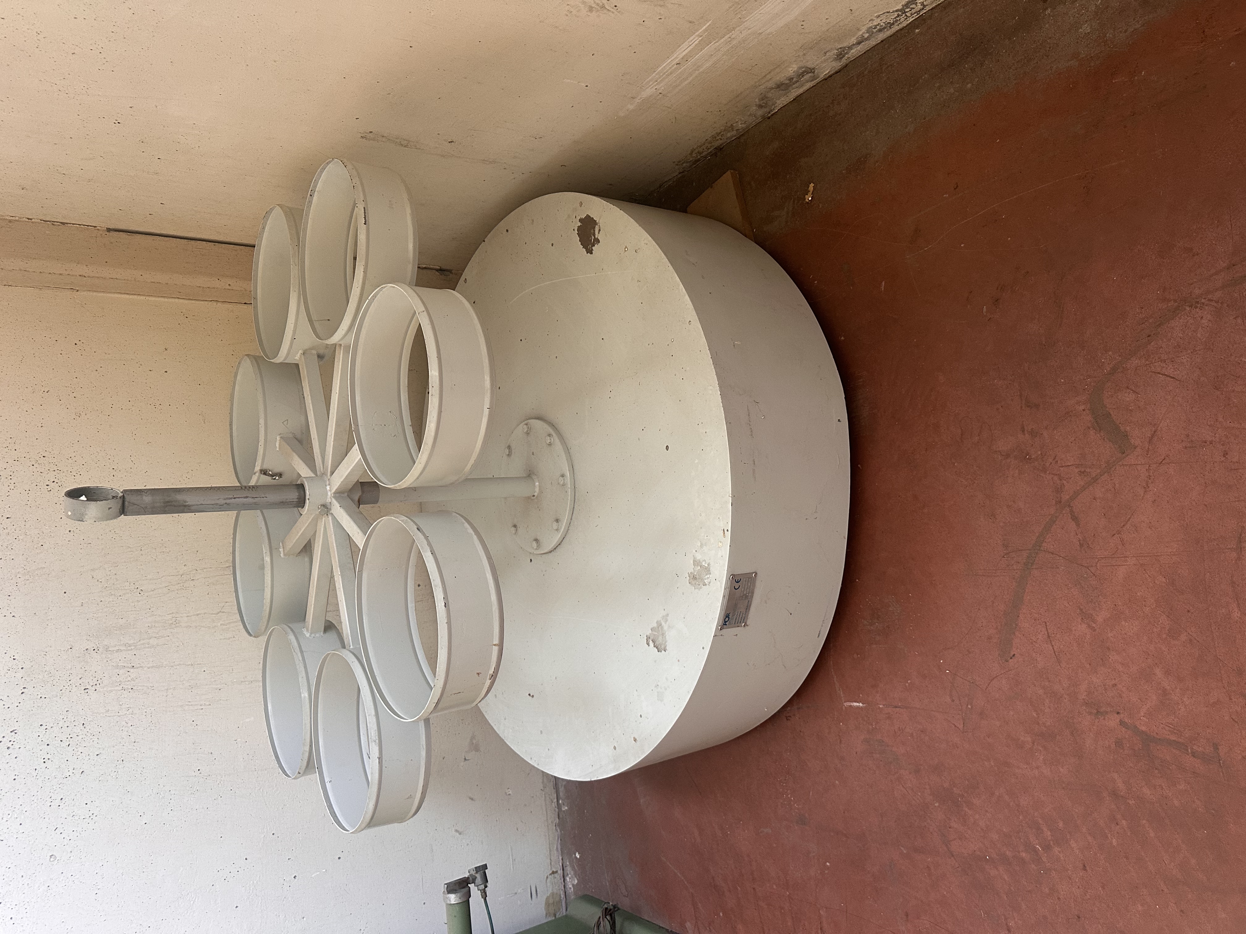 Machine à emballer par rotation pour briquettes